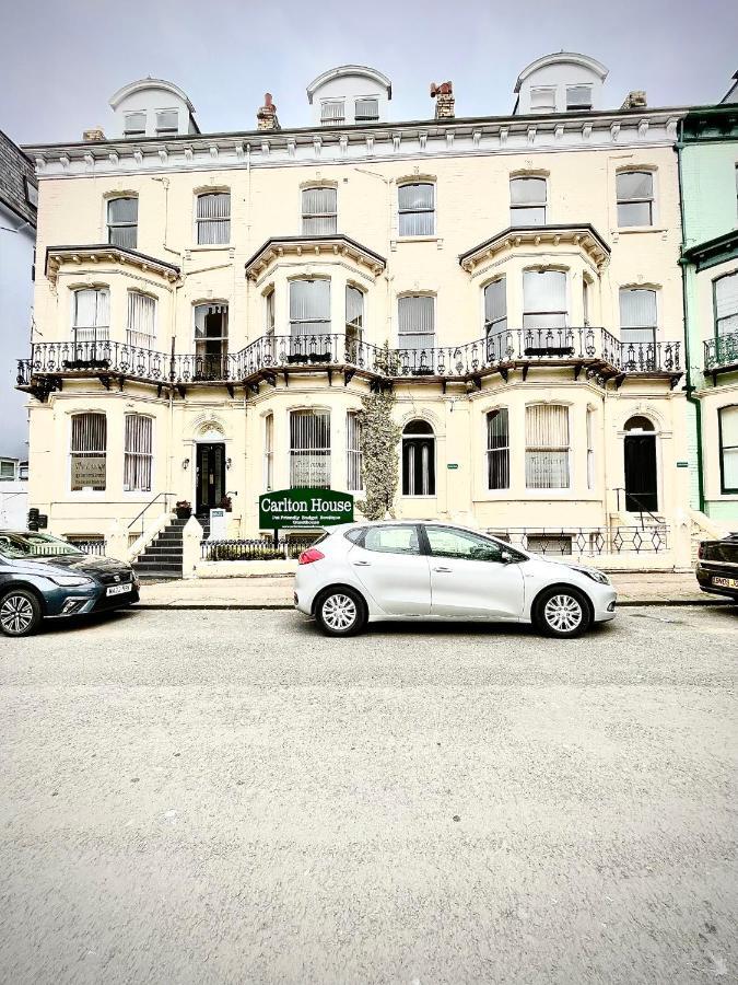 Готель Carlton House Скарборо Екстер'єр фото